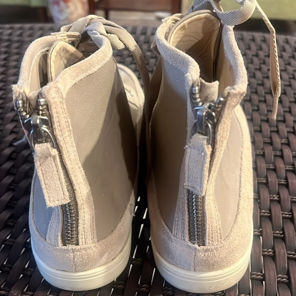 Nine West high top sneaker size 9M - Picture 5 of 10